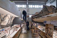 The goal of presenting Module 1 at the Swiss Museum of Transport in June is within reach, and completion of the remaining modules is planned for August 2024. If necessary, the modelling group is also prepared to work on Sundays to make up for any delays.