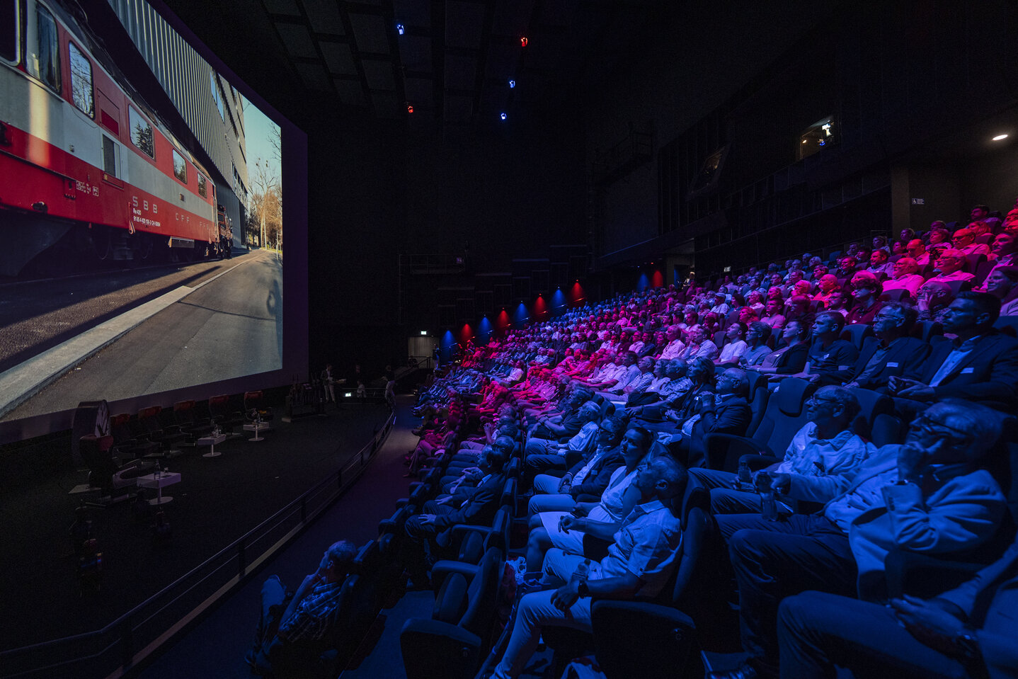 Sondershow im Filmtheater: Auf Schienen durch die Zeit