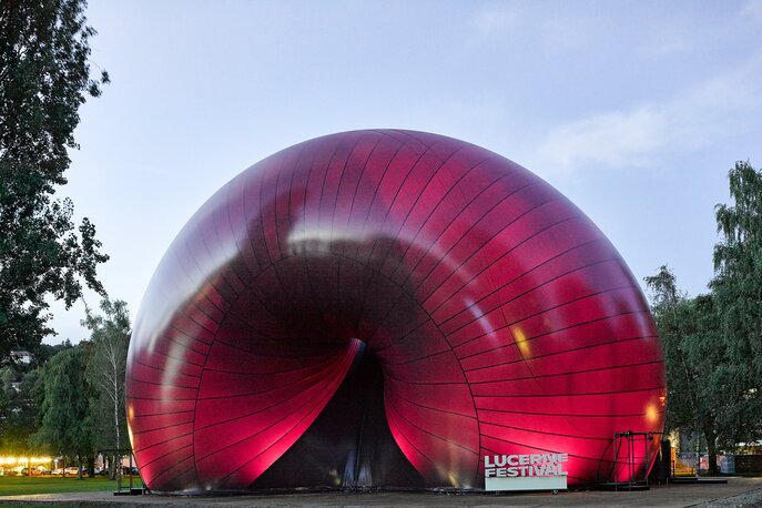 Die mobile Konzerthalle "Ark Nova" auf der Lidowiese.