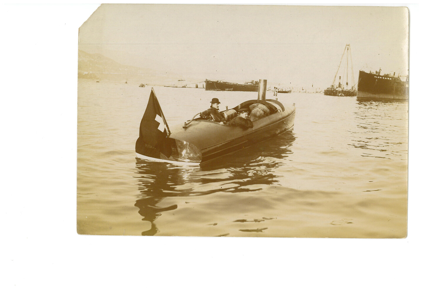 Jules Mégevet in einem Boot