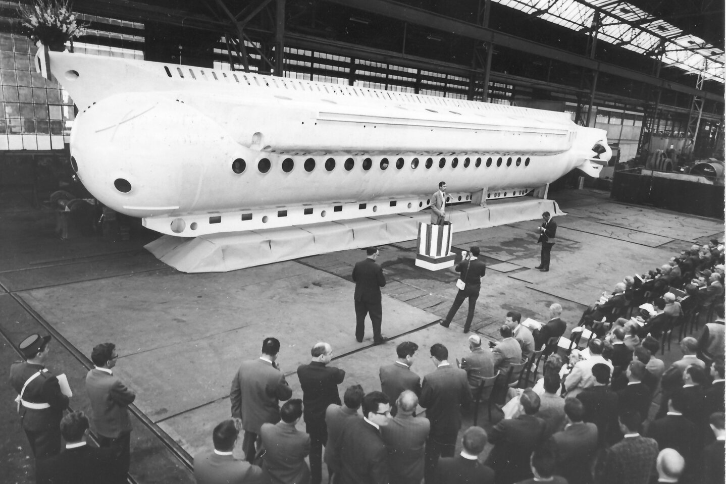 1963: Präsentation des U-Boot PX-8 Auguste Piccard "Mésoscaphe"